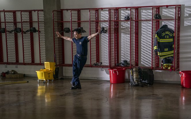 911 L.A. - Chimney története - Filmfotók - Kenneth Choi
