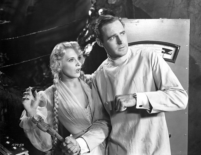 Frankenstein Meets the Wolf Man - Kuvat elokuvasta - Ilona Massey, Patric Knowles