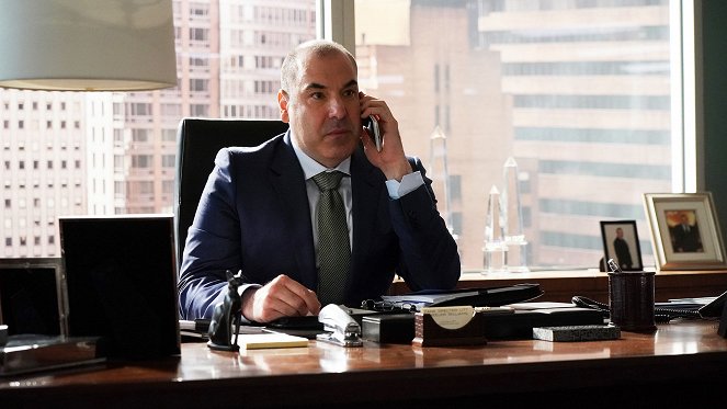 Suits - Season 9 - Everything's Changed - Photos - Rick Hoffman