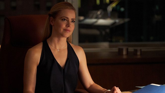 Suits - Season 9 - Everything's Changed - Photos - Amanda Schull