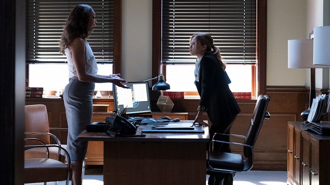 Pearson - The Superintendent - Photos - Gina Torres