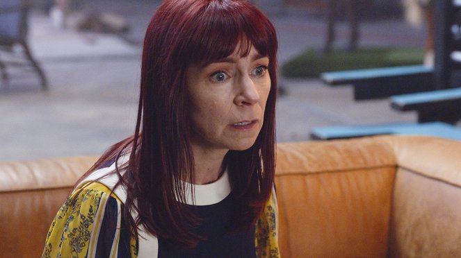 Pazury - What Is Happening to America - Z filmu - Carrie Preston