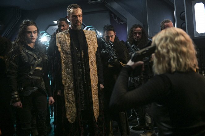 The 100 - Le Sang de Sanctum - Film - Lola Flanery, JR Bourne