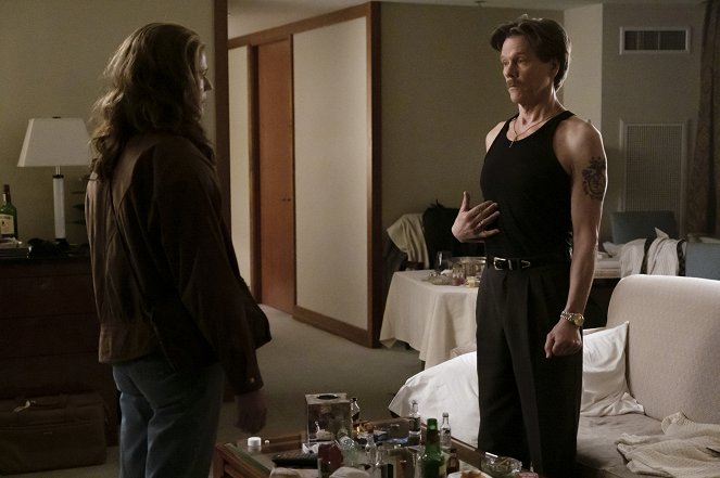 City on a Hill - High on the Looming Gallows Tree - Van film - Jill Hennessy, Kevin Bacon