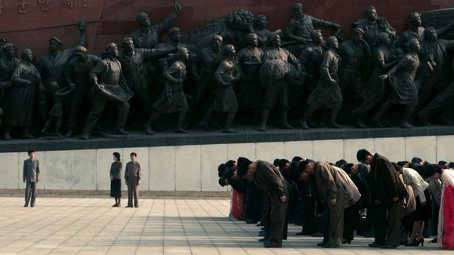 Inside North Korea's Dynasty - Van film