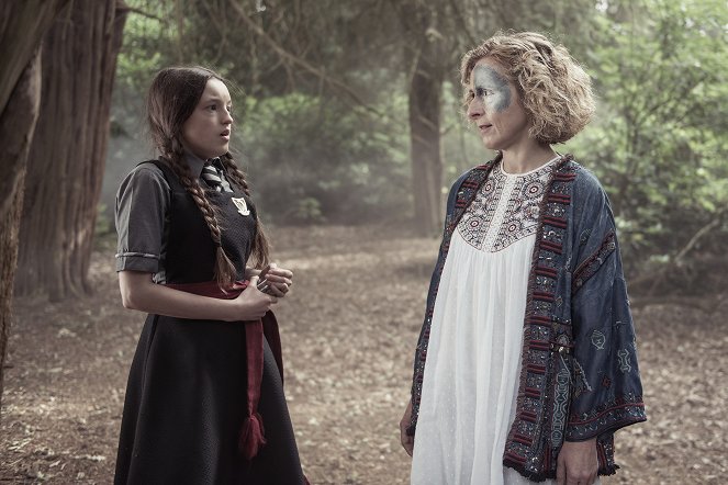 The Worst Witch - Season 3 - Bad Magic - Photos - Bella Ramsey, Nicola Stephenson