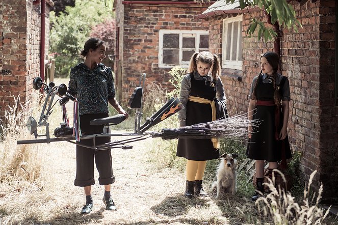 The Worst Witch - Season 3 - The Cackle Run - Photos - Bella Ramsey