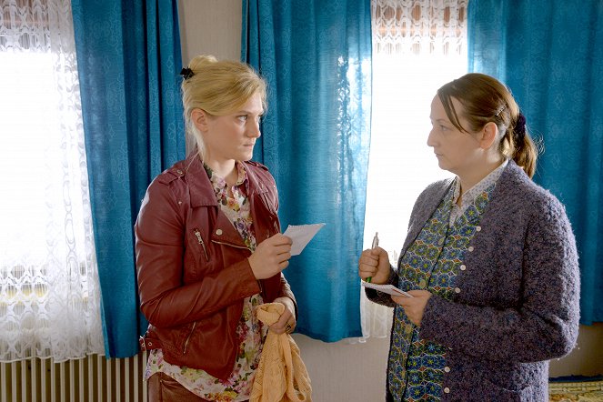 4 ženy a pohřeb - Série 7 - Saumagen - Z filmu - Magdalena Kronschläger, Agnieszka Salamon