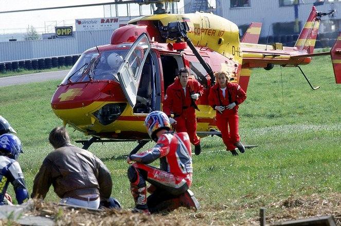 Medicopter 117 - Jedes Leben zählt - Mikado - Photos - Jo Weil, Roswitha Meyer