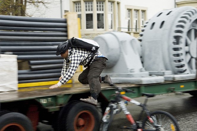 112 - Sie retten dein Leben - Suche nach dem Unfallopfer - Kuvat elokuvasta