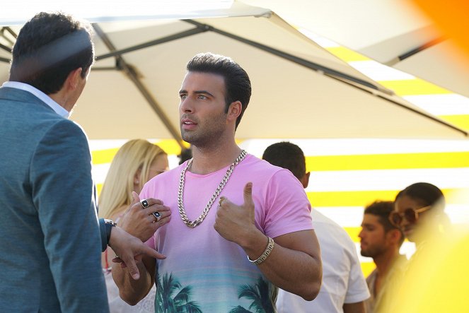 Grand Hotel - Wo keine Sonne scheint - Filmfotos - Jencarlos Canela