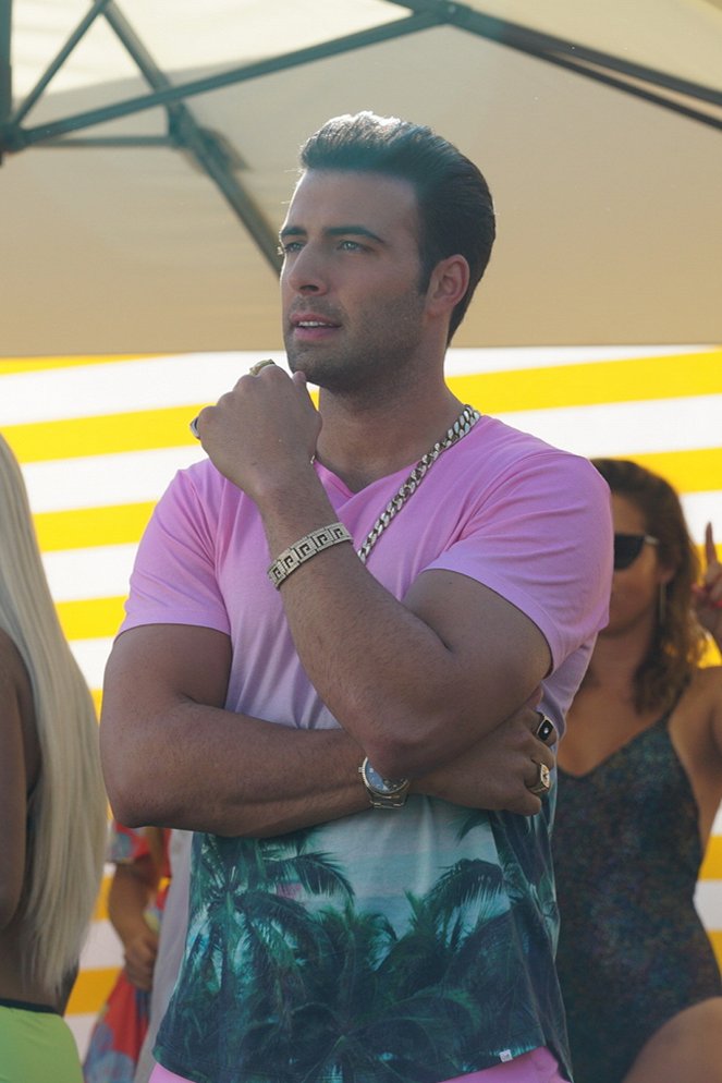 Grand Hotel Miami - Where the Sun Don't Shine - Filmfotók - Jencarlos Canela