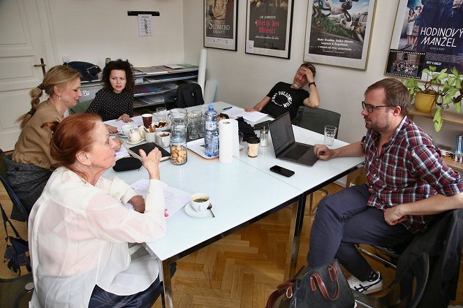 Joint Custody - Making of - Ivana Chýlková, Iva Janžurová, Lucie Žáčková, Jiří Langmajer, Petr Zahrádka