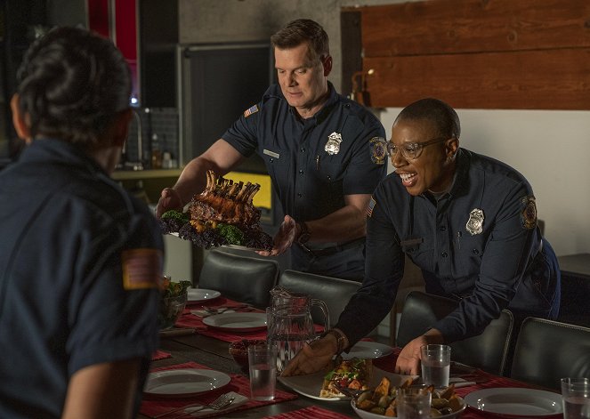 9-1-1 - Bobby, nouvelle vie - Film - Peter Krause, Aisha Hinds