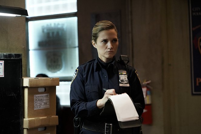 Blue Bloods - Crime Scene New York - Two-Faced - Photos - Vanessa Ray