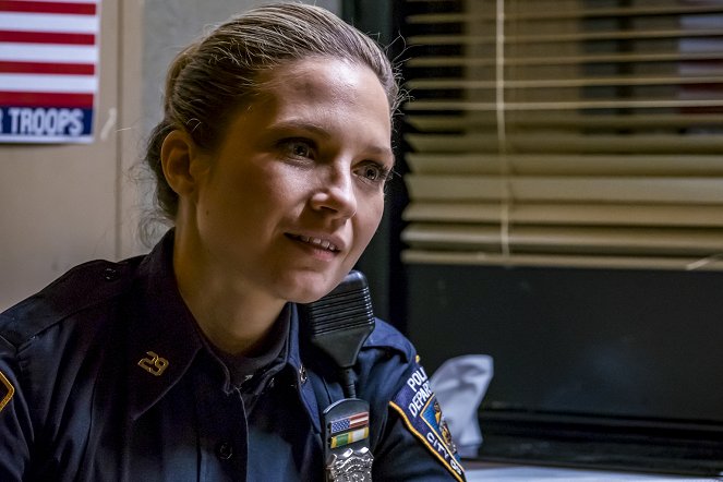 Blue Bloods - Crime Scene New York - Disrupted - Photos - Vanessa Ray