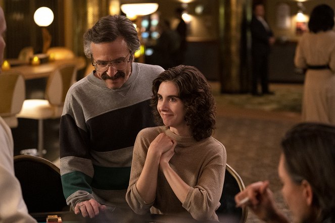 GLOW: Nádherné ženy wrestlingu - Kámoši ve vířivce - Z filmu - Marc Maron, Alison Brie