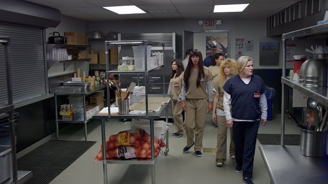 Orange Is the New Black - And Brown Is the New Orange - Photos