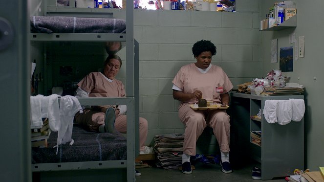 Orange Is the New Black - How to Do Life - Photos - Dale Soules, Adrienne C. Moore
