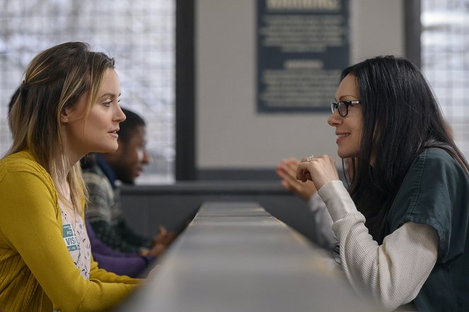 Orange Is the New Black - Here's Where We Get Off - Photos - Taylor Schilling, Laura Prepon