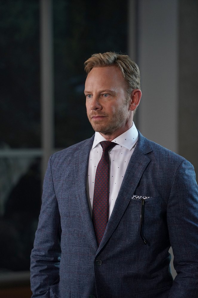BH90210 - The Pitch - Film - Ian Ziering