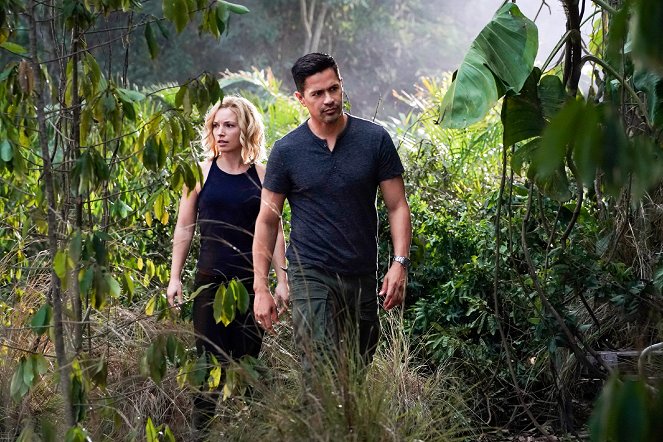 Magnum P.I. - The Day It All Came Together - Photos - Perdita Weeks, Jay Hernandez