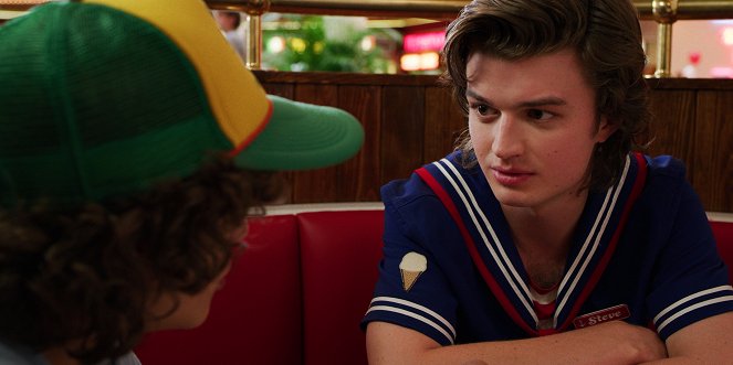 Stranger Things - Chapter Two: The Mall Rats - Photos - Joe Keery