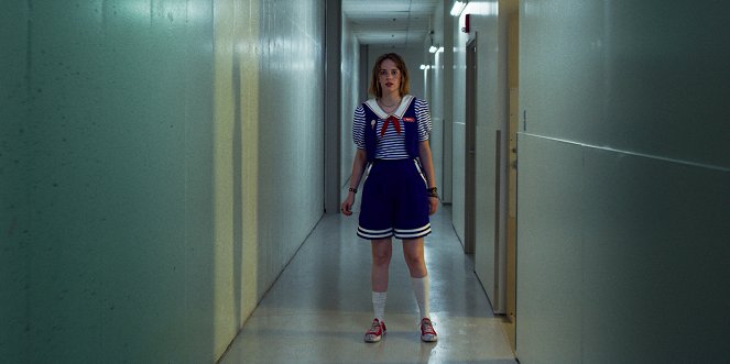 Stranger Things - Chapter Three: The Case of the Missing Lifeguard - Z filmu - Maya Hawke