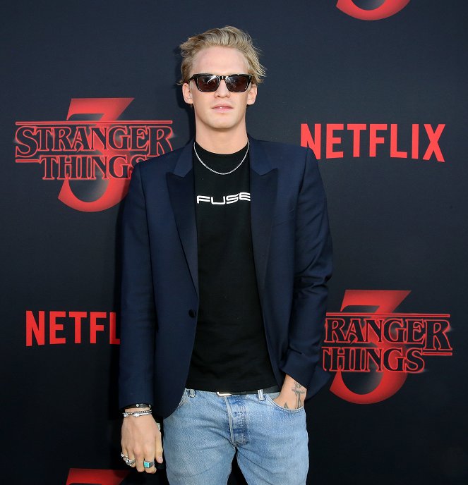 Stranger Things - Season 3 - Z imprez - Season 3 World Premiere - Cody Simpson