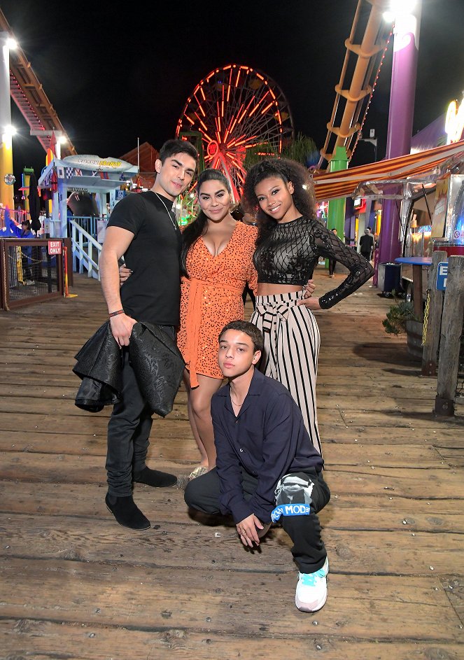 Stranger Things - Season 3 - Events - Season 3 World Premiere - Diego Tinoco, Jessica Marie Garcia, Sierra Capri, Jason Genao