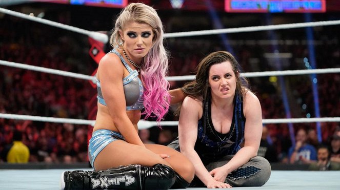 WWE Extreme Rules - Z filmu - Lexi Kaufman, Nicola Glencross