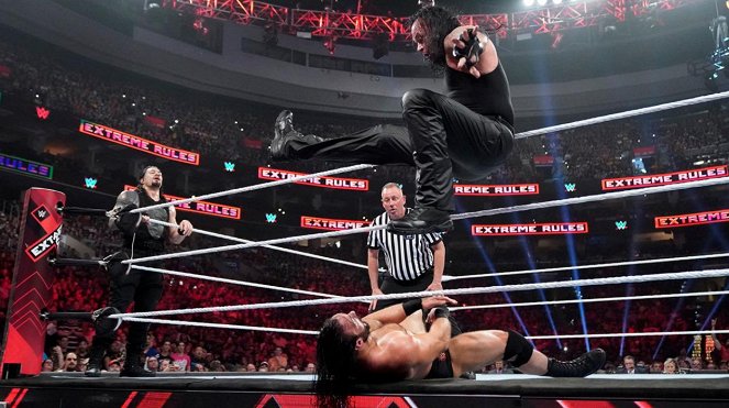 WWE Extreme Rules - Filmfotók - Joe Anoa'i, Andrew Galloway, Mark Calaway
