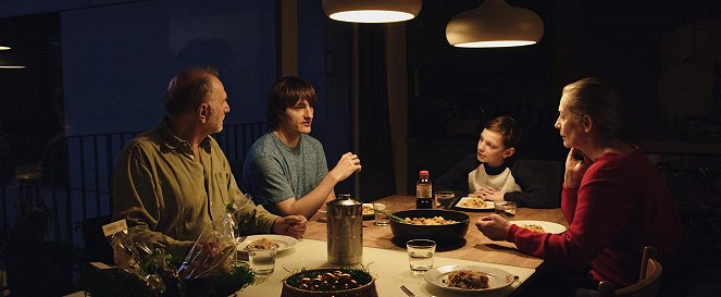Parents - Wir Eltern - Filmfotók - Eric Bergkraut, Elia Bergkraut, Orell Bergkraut, Elisabeth Niederer