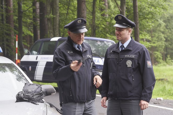 Policie Modrava - Milenec z Churáňova - Filmfotos - Jan Monczka, Matěj Dadák