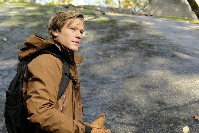 MacGyver - Season 3 - Wilderness + Training + Survival - Z filmu - Lucas Till