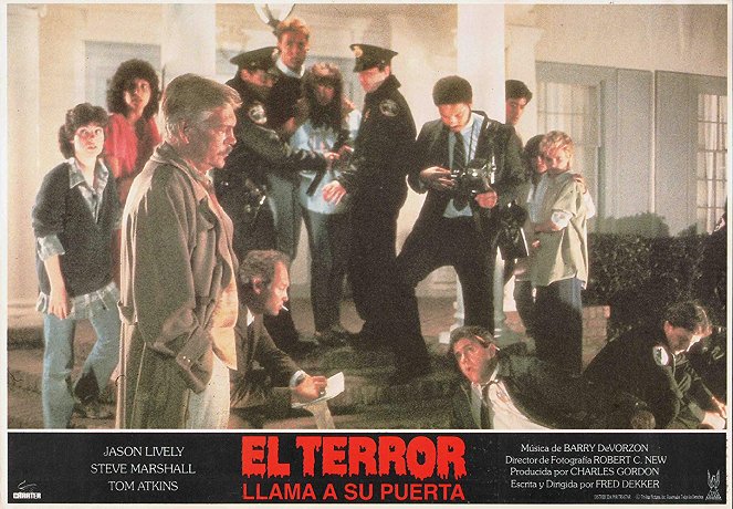 El terror llama a su puerta - Fotocromos - Tom Atkins, Vic Polizos