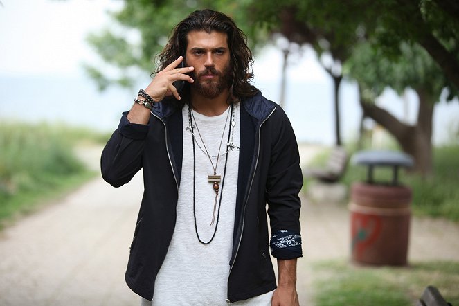 Erkenci Kuş - Episode 43 - De la película - Can Yaman