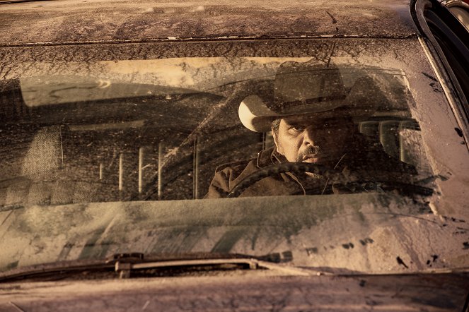 Perpetual Grace, LTD - A Sheriff in the Era of the Cartel - Van film - Luis Guzmán