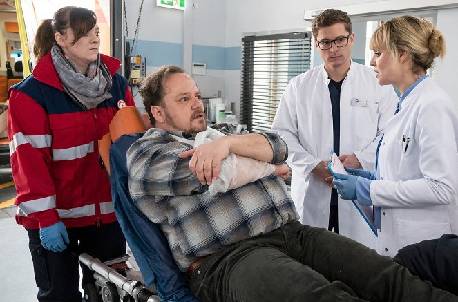 In aller Freundschaft - Die jungen Ärzte - Season 5 - Auf Distanz - Z filmu