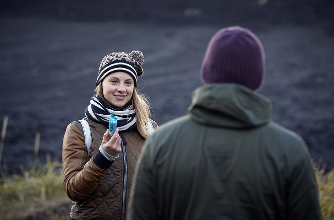 Verliebt auf Island - Film - Julia E. Lenska