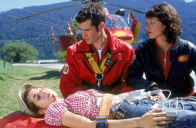 Medicopter 117 - Hoří - Z filmu - Nora Heschl, Jo Weil, Julia Cencig
