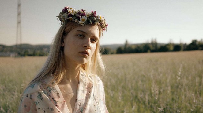 Dolina kwiatów - Z filmu - Bianka Berényi