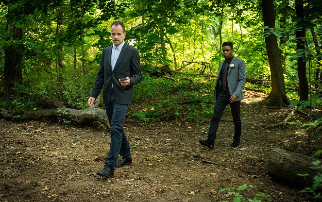 Sherlock a Watsonová - Into the Woods - Z filmu - Jonny Lee Miller, Jon Michael Hill