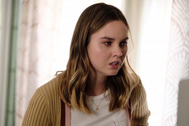 Light as a Feather - ...Pale as Death - Van film - Liana Liberato