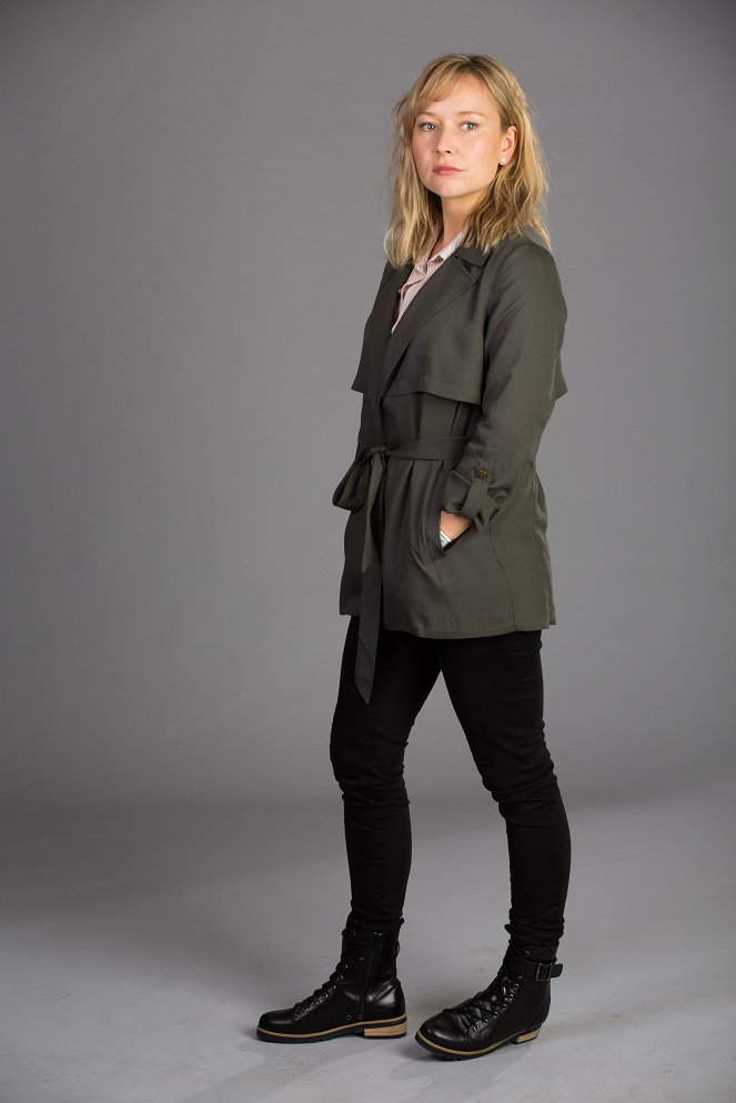 The Brokenwood Mysteries - Season 3 - Promoción - Fern Sutherland