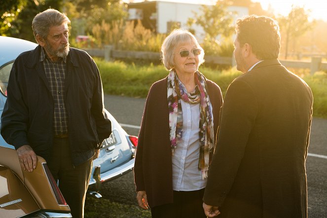 Brokenwood – Mord in Neuseeland - Benzin im Blut - Filmfotos