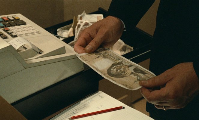 L'argent - raha - Kuvat elokuvasta