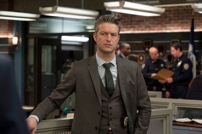 Law & Order: Special Victims Unit - Plastic - Photos - Peter Scanavino