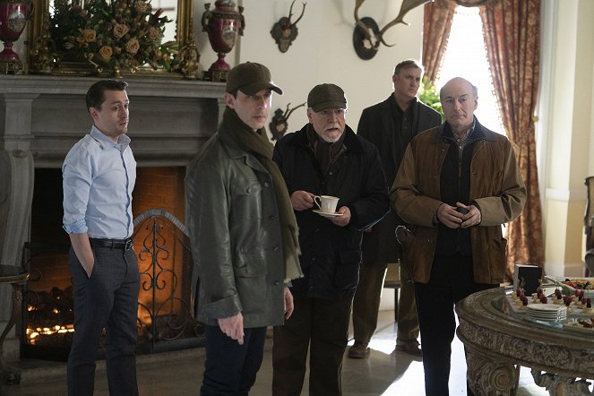 Succession - Hunting - Photos - Kieran Culkin, Jeremy Strong, Brian Cox, Peter Friedman