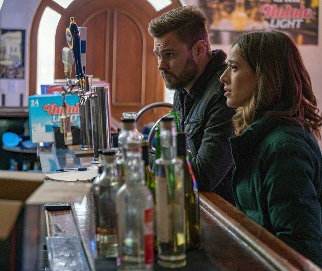 Chicago P.D. - What Could Have Been - Photos - Patrick John Flueger, Marina Squerciati